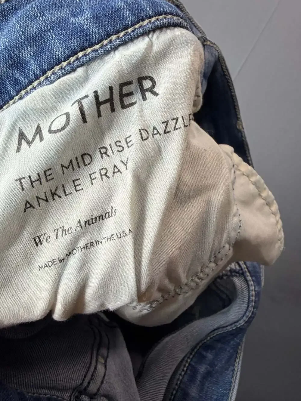 MOTHER The Mid Rise Dazzler Ankle Fray We The Animals Jeans Size 26